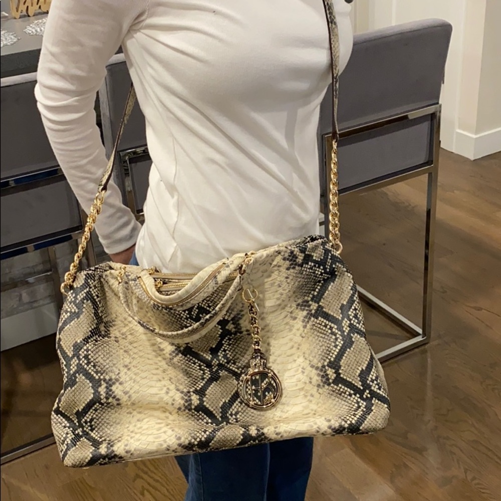 Henri Bendel Handbag (crossbody)